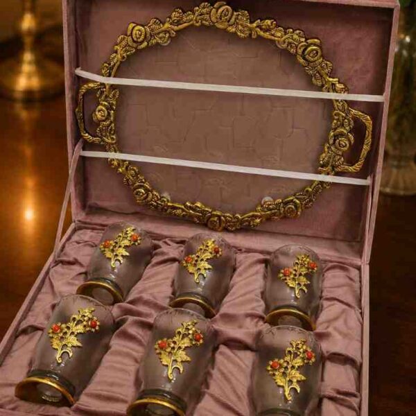 Luxury Glass Serving Set with Decorative Fibre Tray & Velvet Box – 6 Designer Glasses Gift Set